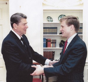 Todd Blodgett in the Oval Office with Ronald Reagan, 1988 - Official White House photo