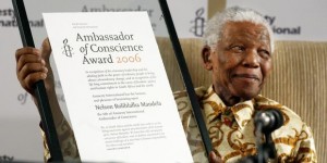 Nelson Mandela receives the Amnesty International Ambassador of Conscience Award in Johannesburg, South Africa in 2006.