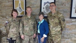 (Senator Joni Ernst meets with Iowa servicemembers)