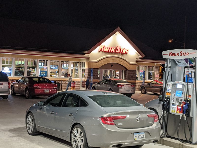 Kwik Star opens to steady crowd of patrons in Mason City Thursday