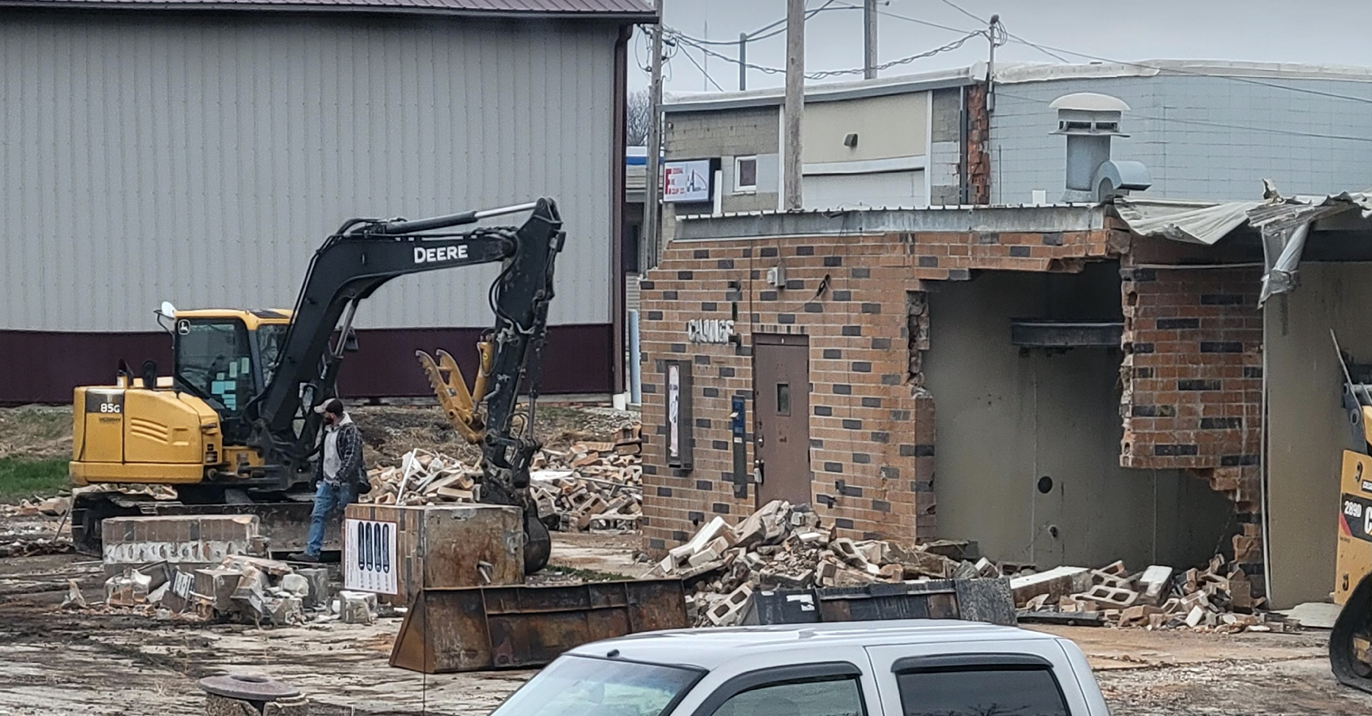 Mason City car wash being demolished