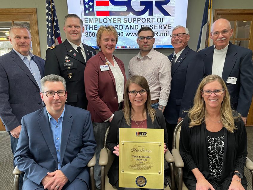 Lakota business receives award